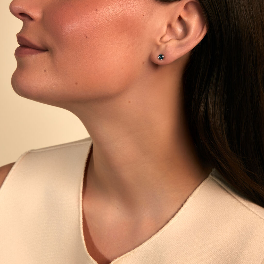 SANNI Damen Ohrstecker Wei&szlig;gold 585 (14 Karat) Topas Blau 0,5 ct