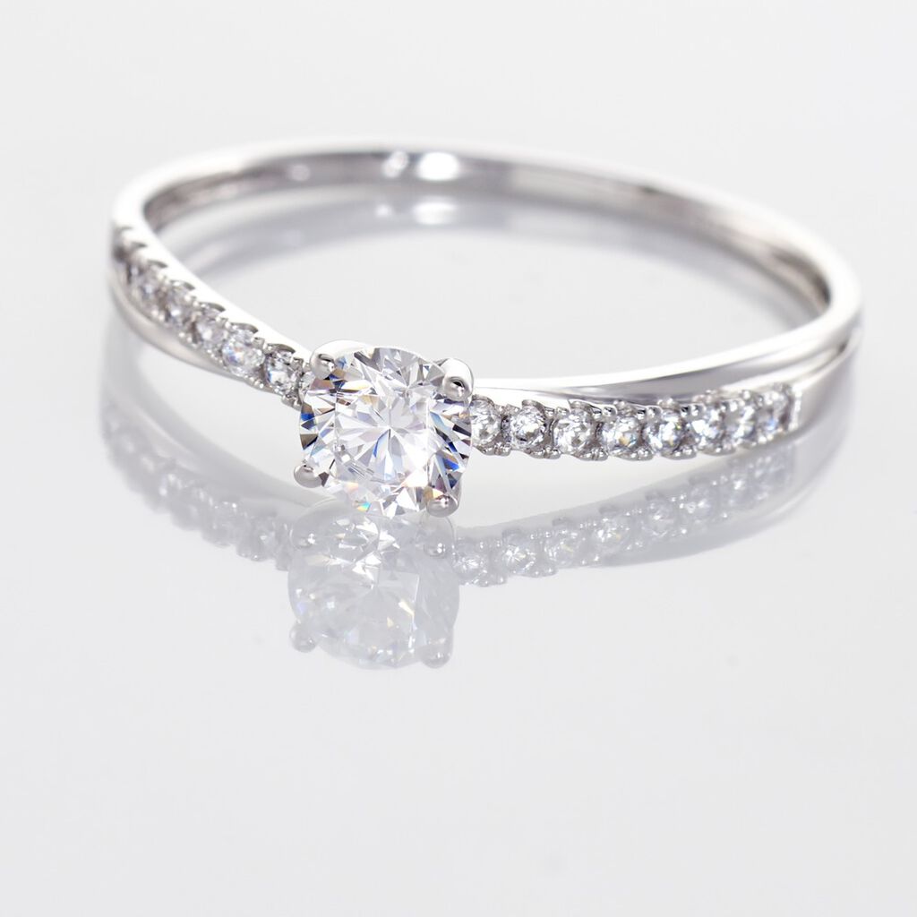 Damenring Weißgold 375 Zirkonia Larea - Hochzeitsringe Damen | OROVIVO