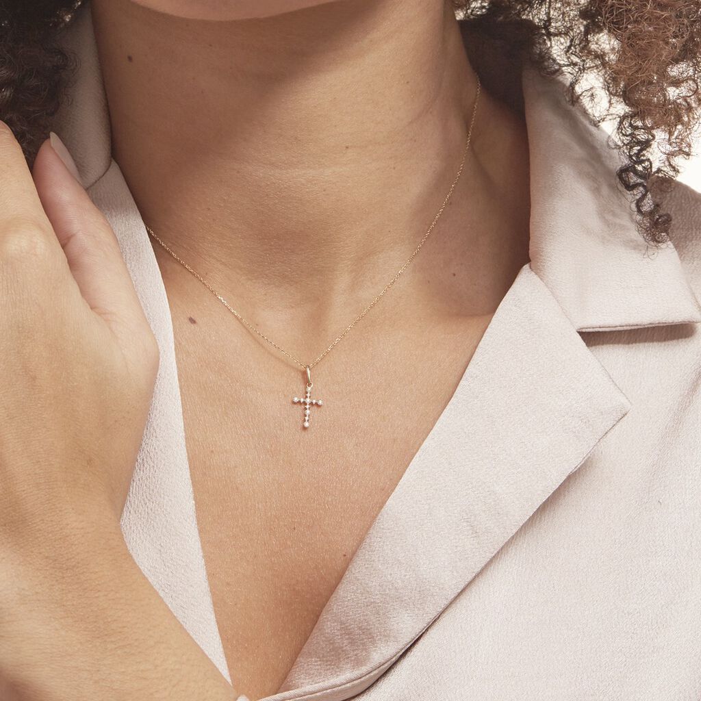 Kreuz Anhänger Gold 375 Zirkonia Daniela - Kreuzanhänger Familie | OROVIVO