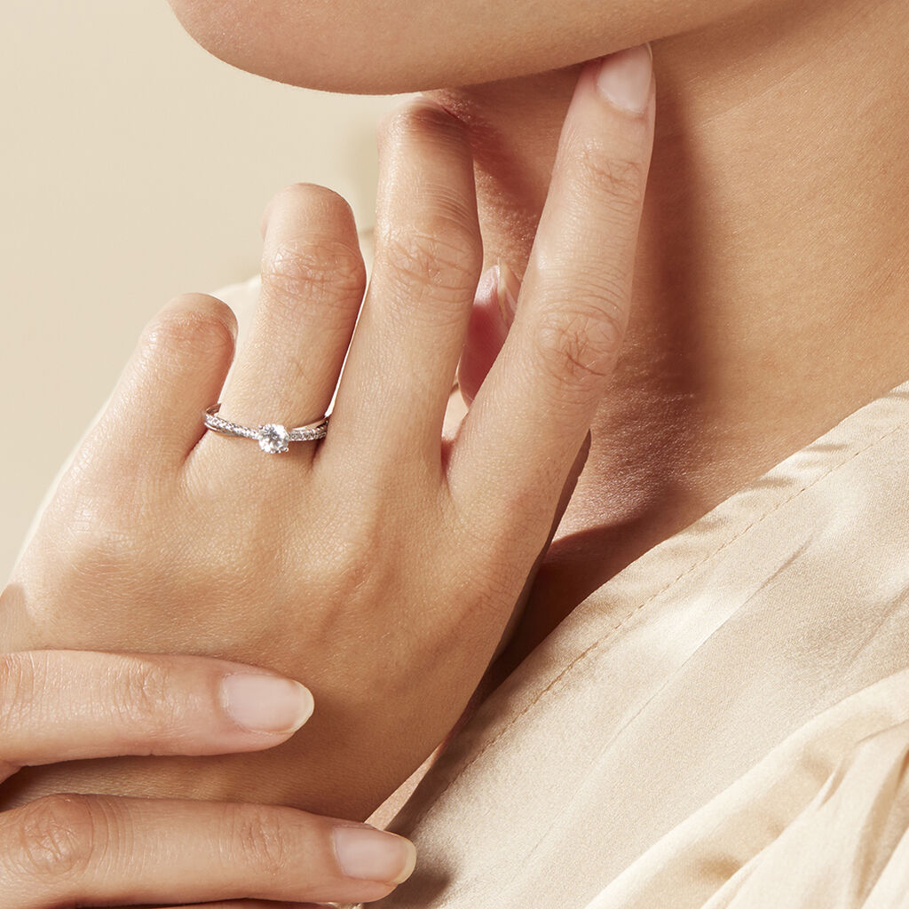 Damenring Weißgold 375 Zirkonia Larea - Hochzeitsringe Damen | OROVIVO